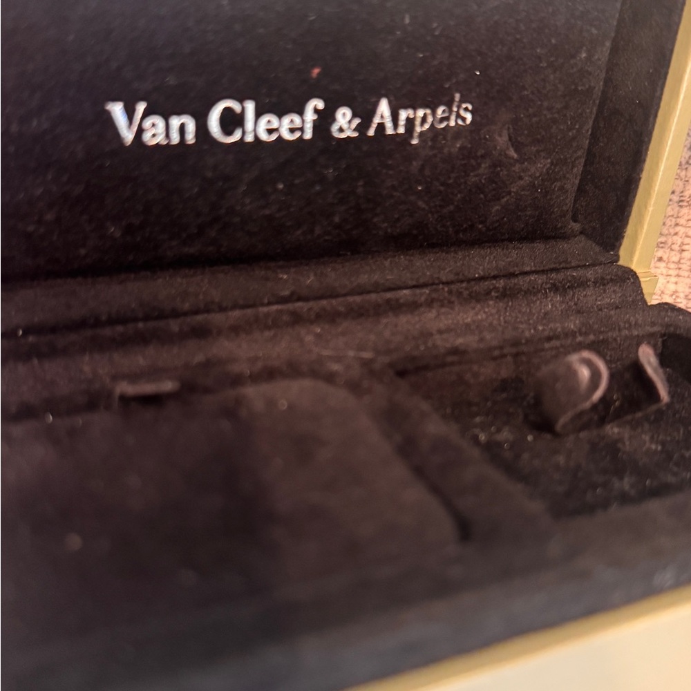 Authentic Vintage Van Cleef & Arpels jewelry boxes (2)